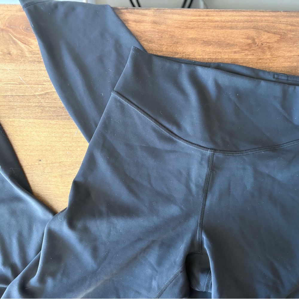 Lululemon Wunder Under smooth cover Black Leggings - Picture 2 of 6